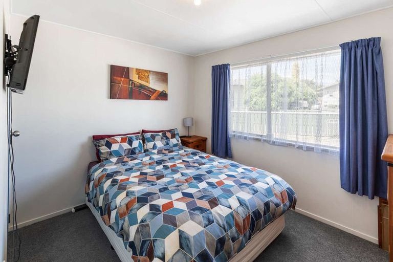 Photo of property in 16 Baillie Crescent, Carterton, 5713
