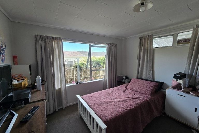 Photo of property in 70b Eatwell Avenue, Paraparaumu Beach, Paraparaumu, 5032