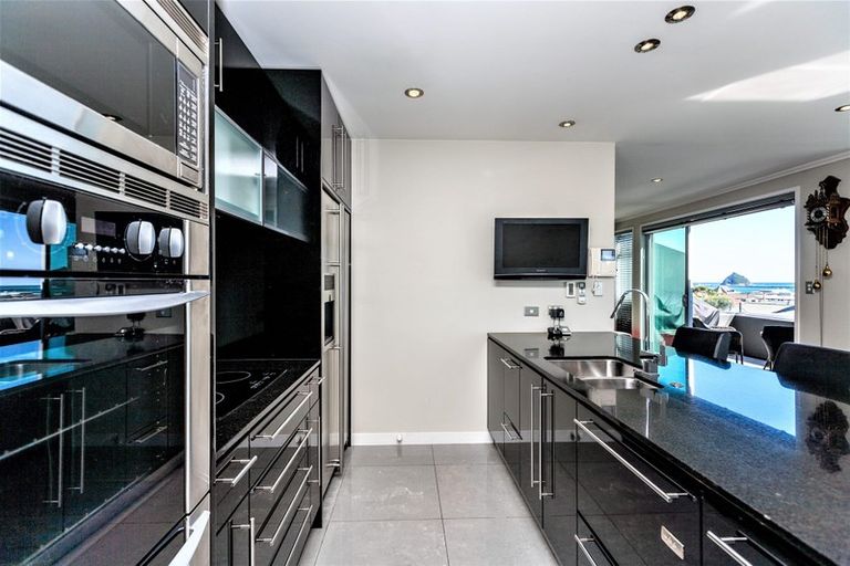 Photo of property in 244a Saint Aubyn Street, New Plymouth, 4310