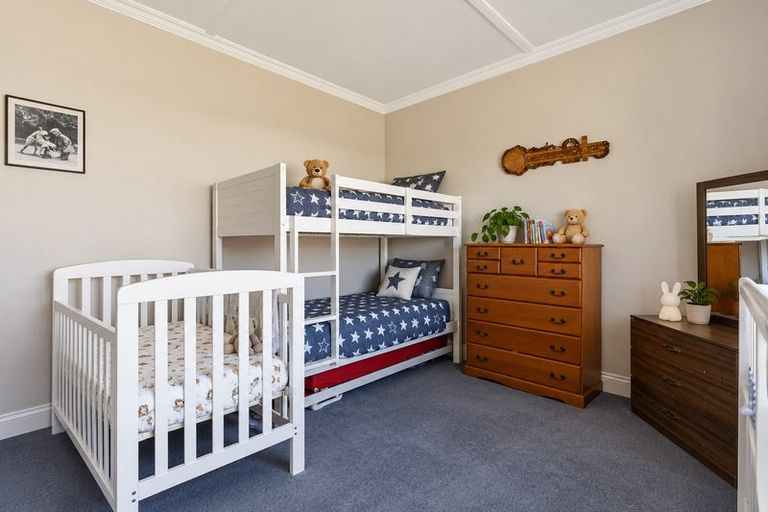 Photo of property in 82 Glover Road, Hawera, 4610
