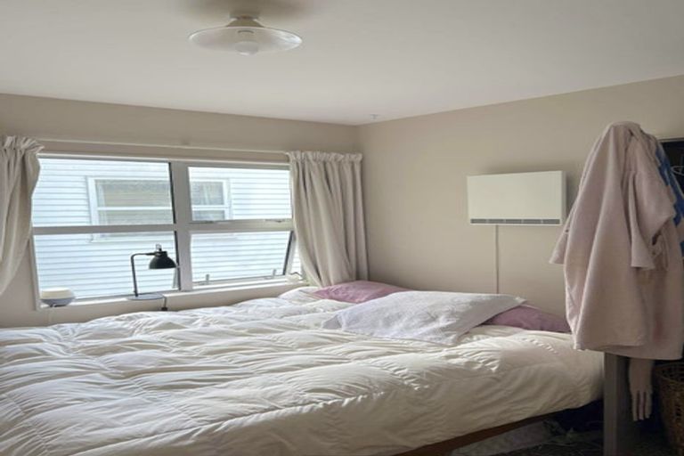 Photo of property in 1b Anderson Terrace, Mount Cook, Wellington, 6021