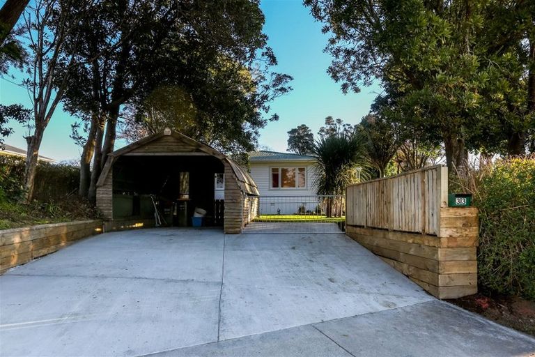 Photo of property in 33 Omata Road, Marfell, New Plymouth, 4310