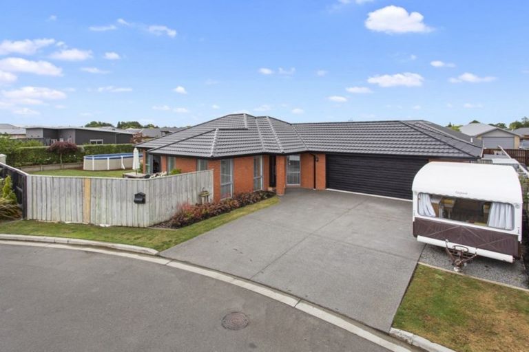 Photo of property in 35 Sequoia Way, Rangiora, 7400
