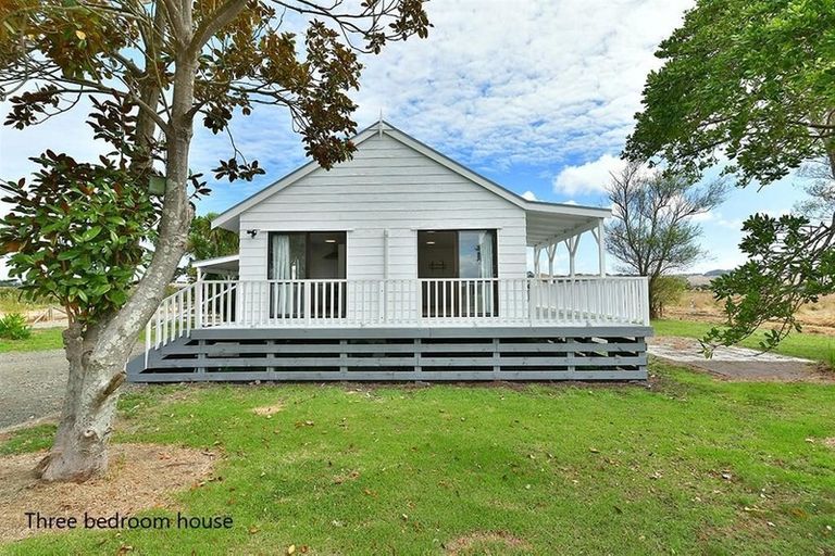 Photo of property in 323 South Head Road, South Head, Helensville, 0874