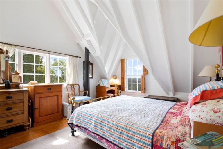 Photo of property in 209 Forest Road, Waiatarua, Auckland, 0612