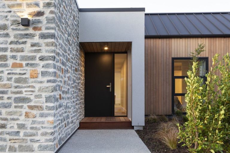 Photo of property in Kawarau Heights, 22 Kawarau Heights Boulevard, Lake Hayes, Queenstown, 9304