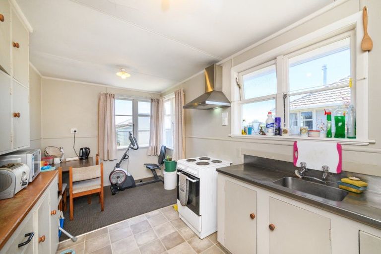 Photo of property in 5 Clyde Crescent, Roslyn, Palmerston North, 4414