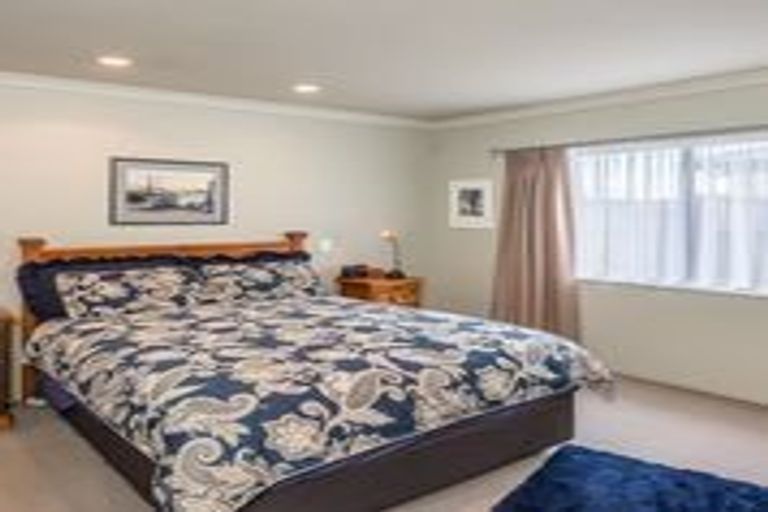 Photo of property in 5 Central Park, Paraparaumu Beach, Paraparaumu, 5032