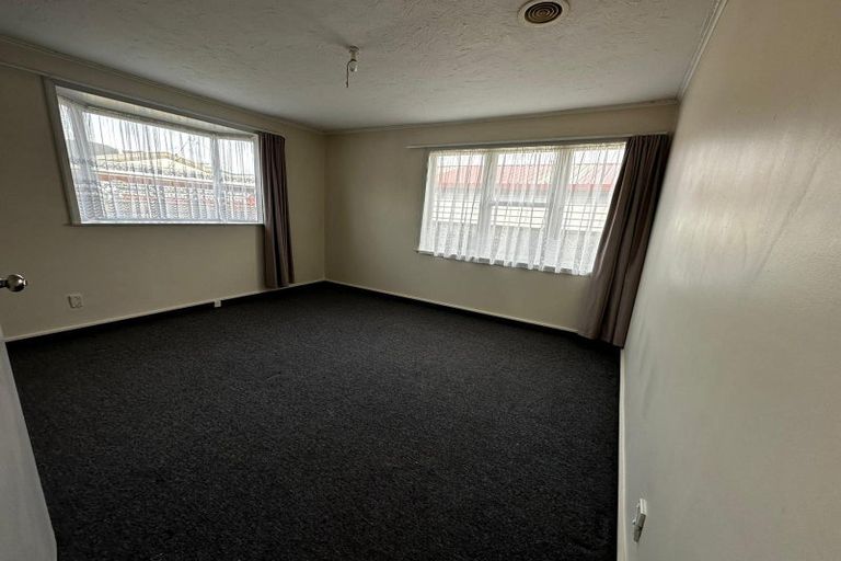 Photo of property in 976 High Street, Avalon, Lower Hutt, 5011