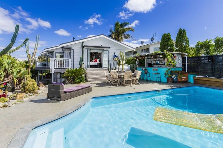 Photo of property in 11 Eric Price Avenue, Takapuna, Auckland, 0620