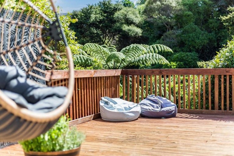 Photo of property in 17 Kiriwai Road, Paremata, Porirua, 5024