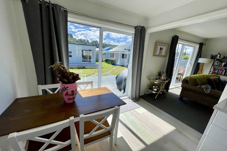 Photo of property in 17 Reynolds Street, Taita, Lower Hutt, 5011