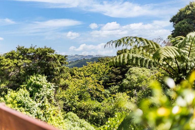 Photo of property in 17 Kiriwai Road, Paremata, Porirua, 5024