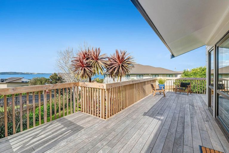 Photo of property in 18 Hinemoa Place, Snells Beach, 0920