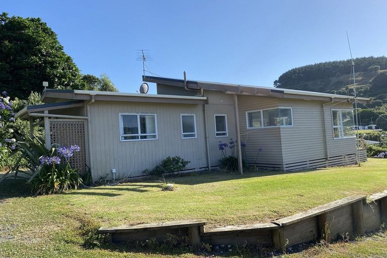 Photo of property in 8 Tainui Street, Mokau, 4376