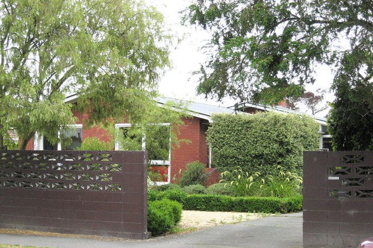 Photo of property in 9 Brookby Crescent, Avonhead, Christchurch, 8042