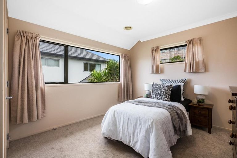 Photo of property in 9 Aspiring Terrace, Aotea, Porirua, 5024