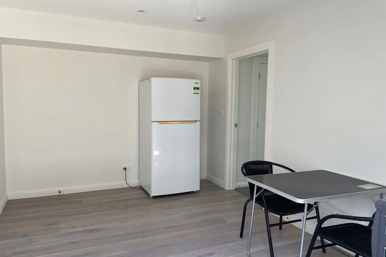 Photo of property in 9 Para Close, Fairview Heights, Auckland, 0632