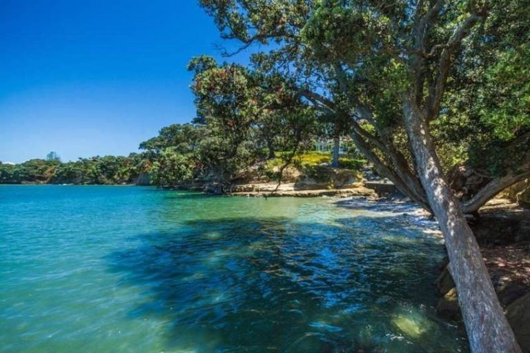 Photo of property in 5 Vazey Way, Hobsonville, Auckland, 0618