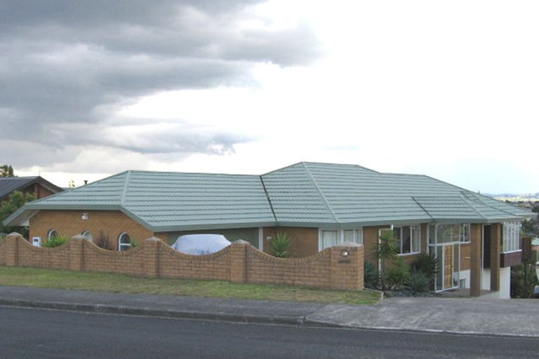 Photo of property in 118 Luckens Road, West Harbour, Auckland, 0618