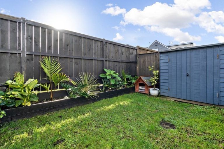 Photo of property in 10 Shelduck Way, Hobsonville, Auckland, 0616