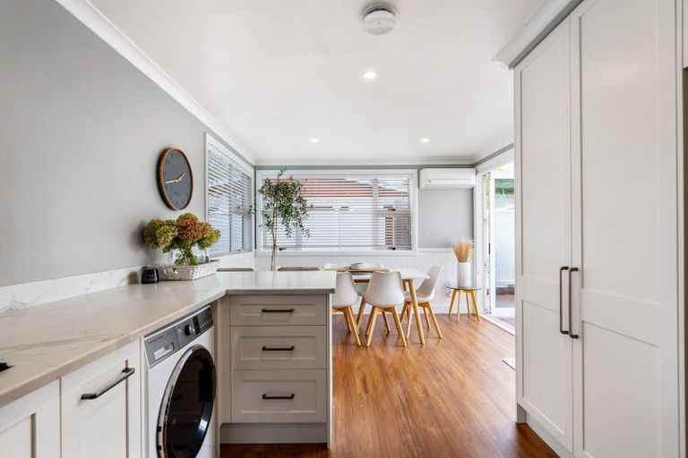 Photo of property in 13 Auckland Road, Greenmeadows, Napier, 4112