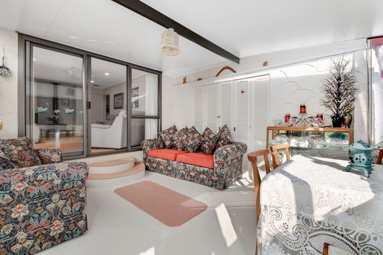 Photo of property in 5 Edgewater Grove, Orewa, 0931