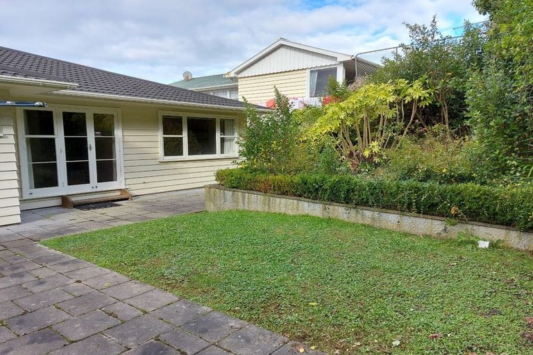 Photo of property in 11 Angell Street, Johnsonville, Wellington, 6037
