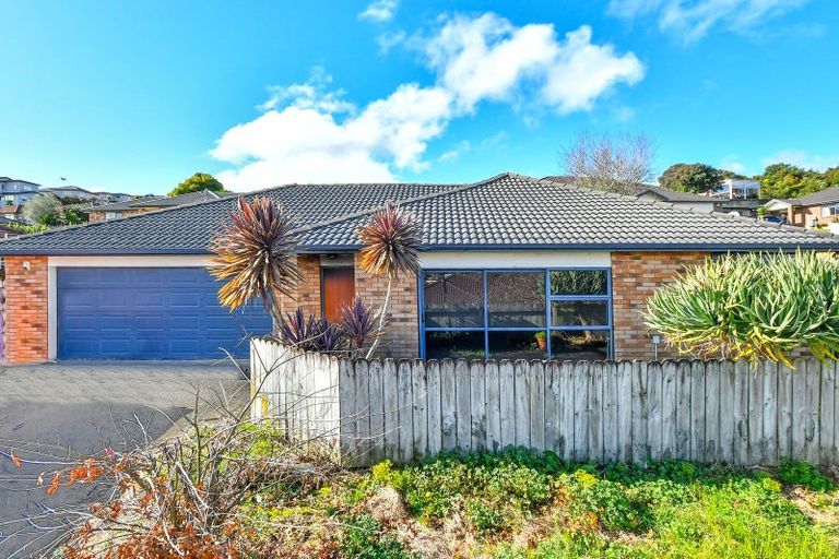 Photo of property in 19 Keri Vista Rise, Papakura, 2110