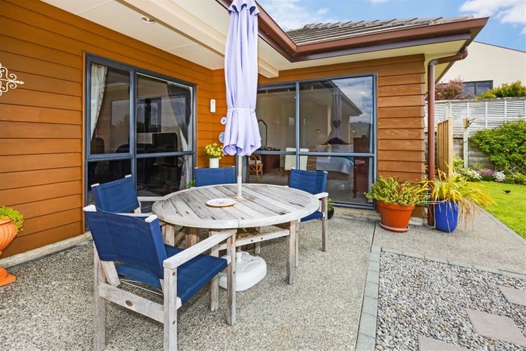 Photo of property in 28 Navigation Drive, Whitby, Porirua, 5024