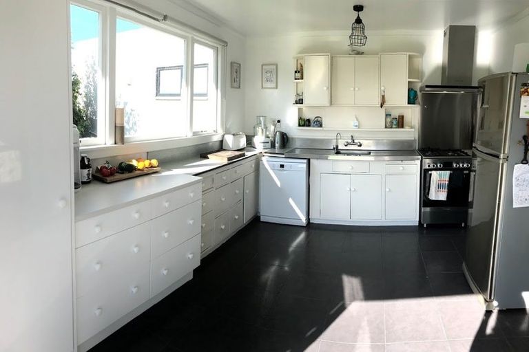 Photo of property in 102 Park Road North, Parkvale, Hastings, 4122