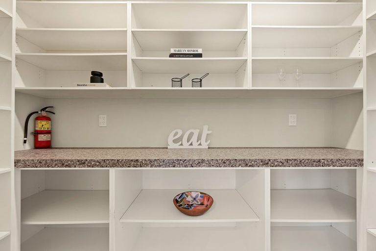 Photo of property in 11 Trauzer Place, Flagstaff, Hamilton, 3210