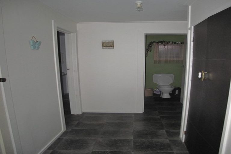 Photo of property in 15 Timaru Road, Waimate, 7924