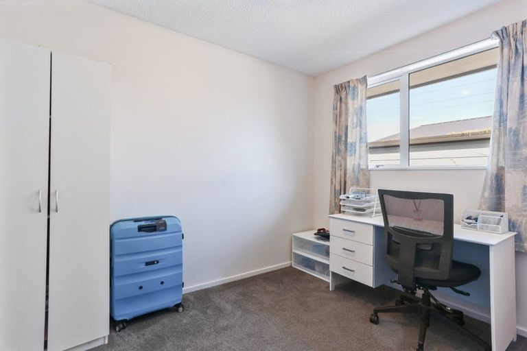 Photo of property in 2/74 Shands Road, Hornby South, Christchurch, 8042
