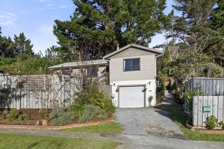 Photo of property in 27 Fenchurch Grove, Stokes Valley, Lower Hutt, 5019