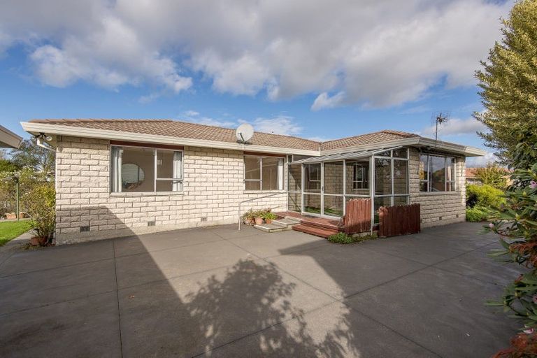 Photo of property in 14 Daytona Place, Parklands, Christchurch, 8083