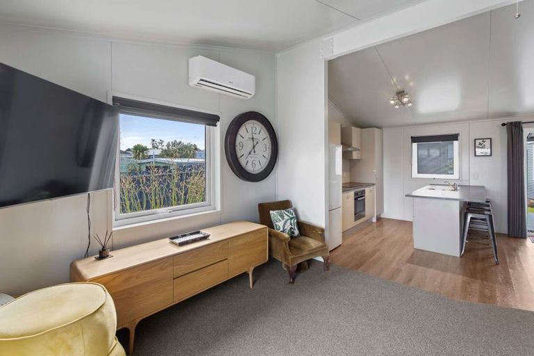 Photo of property in 10 Karaka Street, Castlecliff, Whanganui, 4501