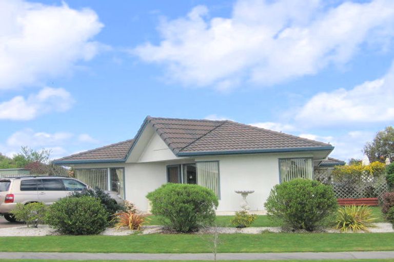 Photo of property in 3 Fairview Terrace, Waipahihi, Taupo, 3330