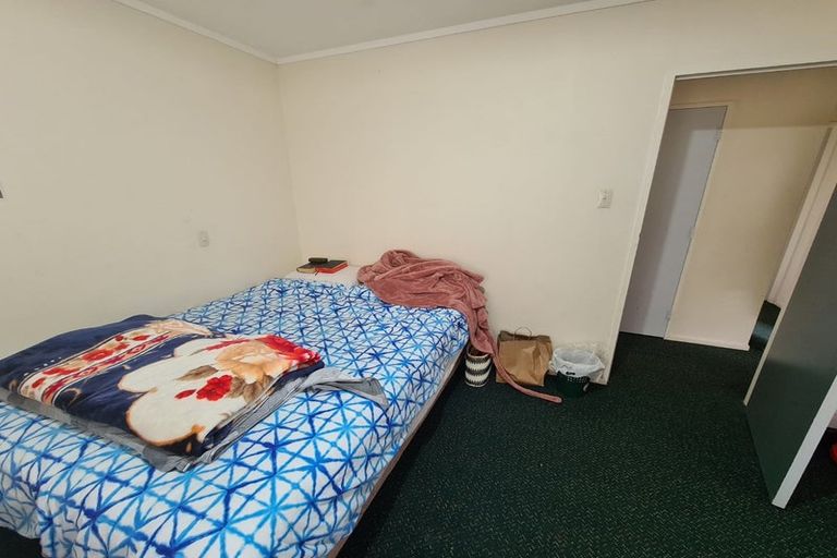 Photo of property in 77 Stewart Drive, Newlands, Wellington, 6037