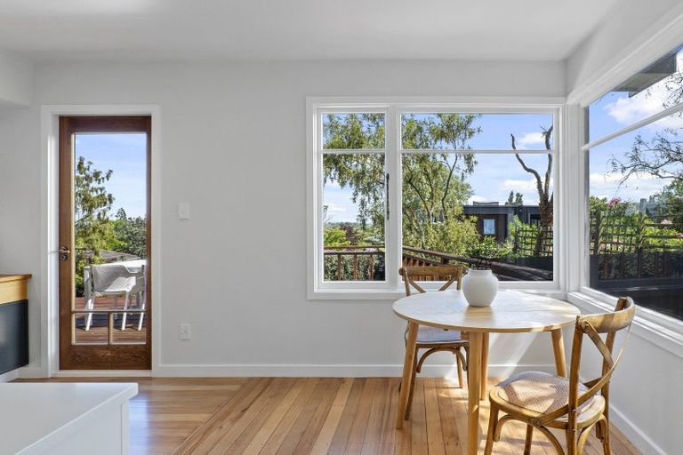 Photo of property in 18 Dyers Pass Road, Cashmere, Christchurch, 8022