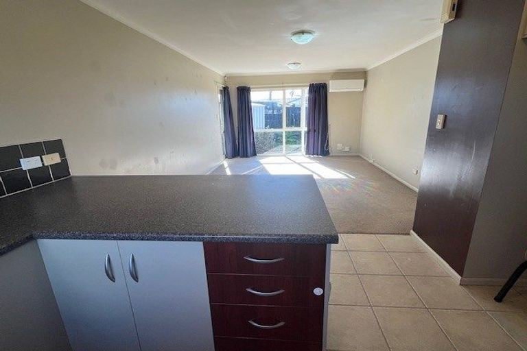 Photo of property in 22 Craigavon Drive, East Tamaki, Auckland, 2013