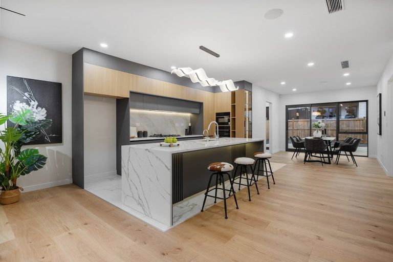 Photo of property in 8 Mill Hill Close, Flat Bush, 2019