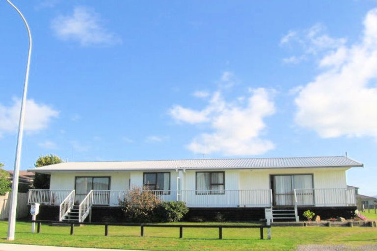 Photo of property in 1276 Papamoa Beach Road, Papamoa Beach, Papamoa, 3118