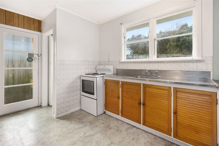 Photo of property in 57 Arahura Crescent, Waitangirua, Porirua, 5024