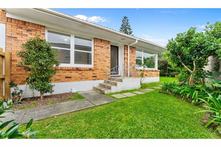 Photo of property in 2/53 Richards Avenue, Forrest Hill, Auckland, 0620