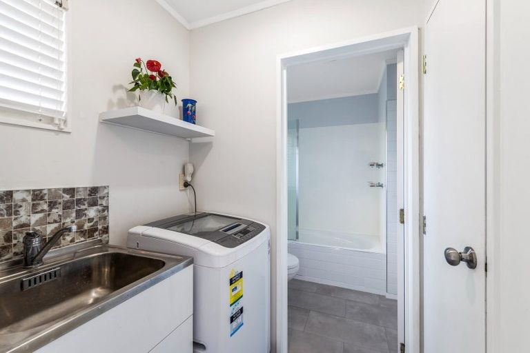 Photo of property in 11a Central Park Drive, Te Atatu South, Auckland, 0610