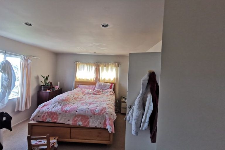 Photo of property in 80a Lynn Road, Bayview, Auckland, 0629