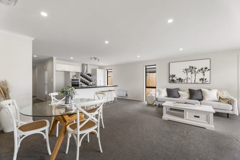 Photo of property in 22 Tiria Drive, Papamoa Beach, Papamoa, 3118