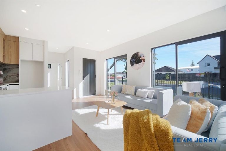 Photo of property in 3/32 Sunlands Drive, Manurewa, Auckland, 2102