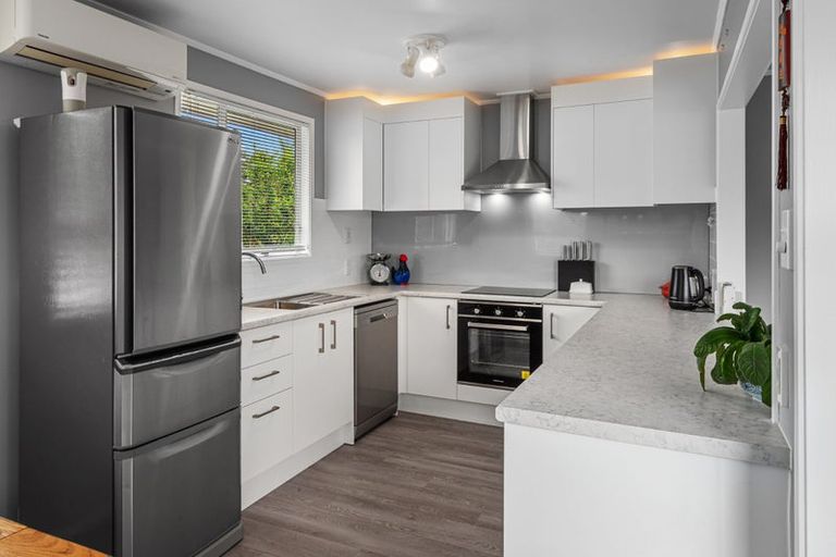 Photo of property in 16 Beazley Crescent, Tikipunga, Whangarei, 0112